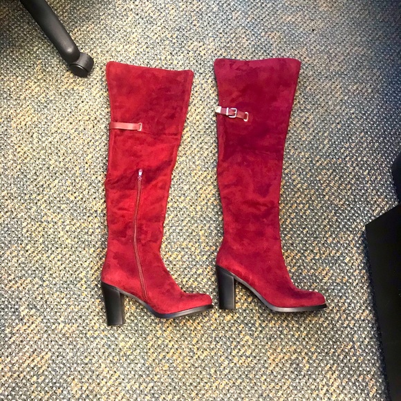Unlisted Shoes - Women’s size 8 1/2 suede boots made by French Blu